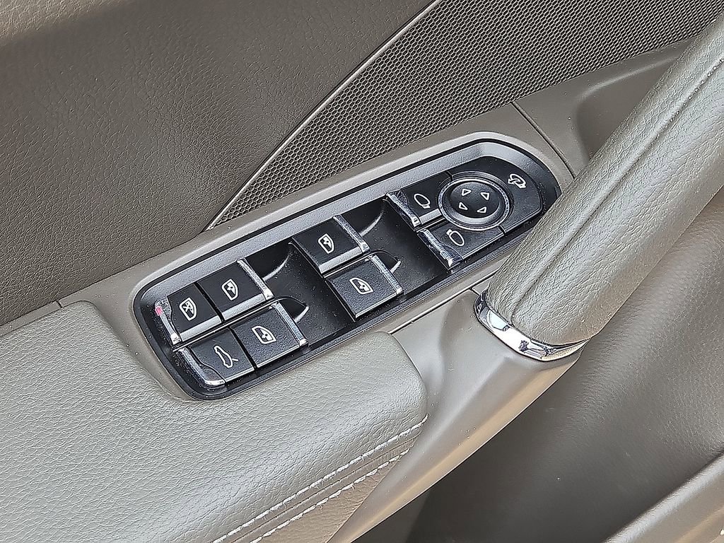 Used 2018 Porsche Cayenne S AWD/4WD image 22