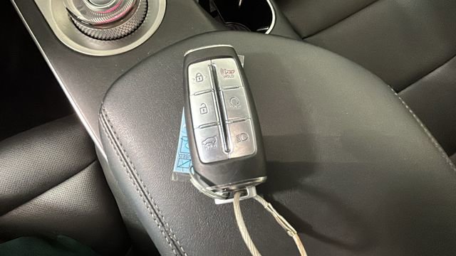 Used 2025 Genesis GV70 2.5T AWD/4WD image 21