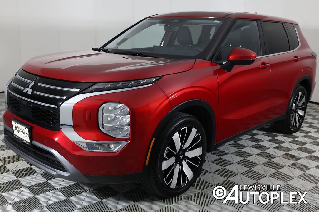 Used 2025 Mitsubishi Outlander SE image 9