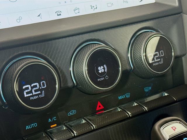 Used 2024 Jaguar F-TYPE R-Dynamic image 17