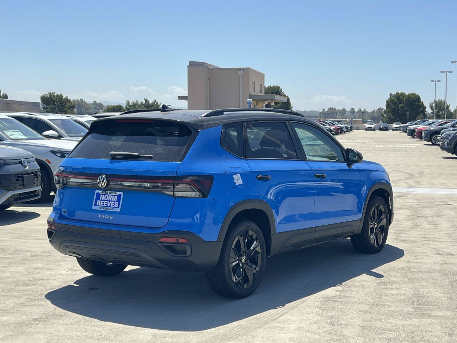 New 2026 Volkswagen Taos SE FWD image 26