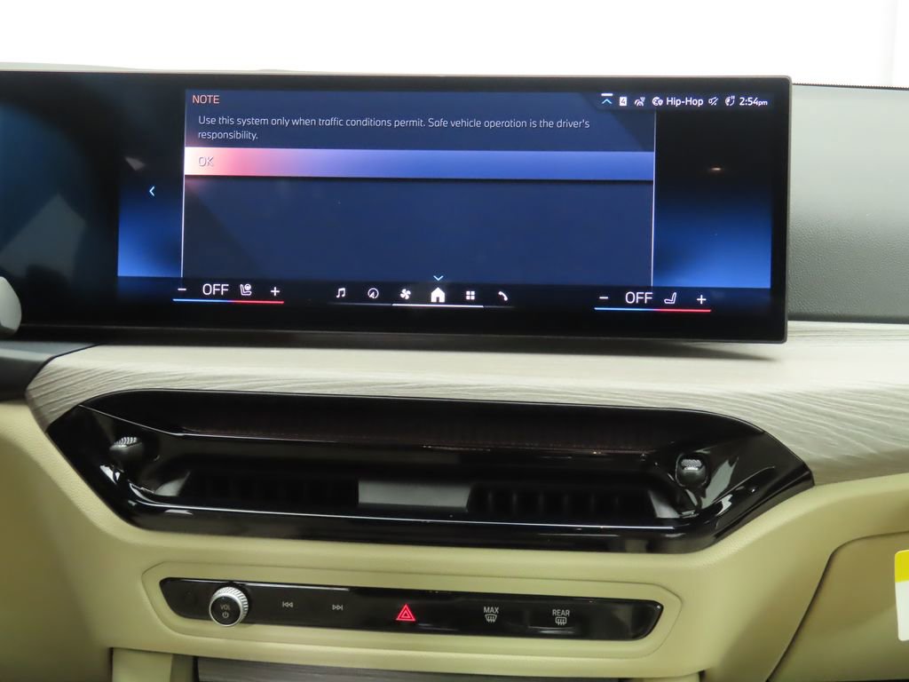 Certified 2025 BMW 330i Sedan w/ Convenience Package image 15