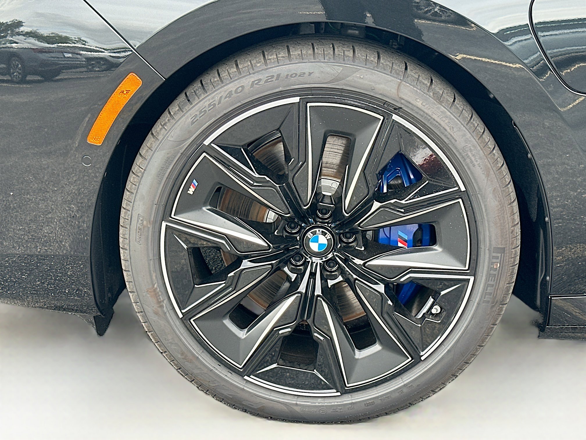 New 2026 BMW 750e xDrive image 27