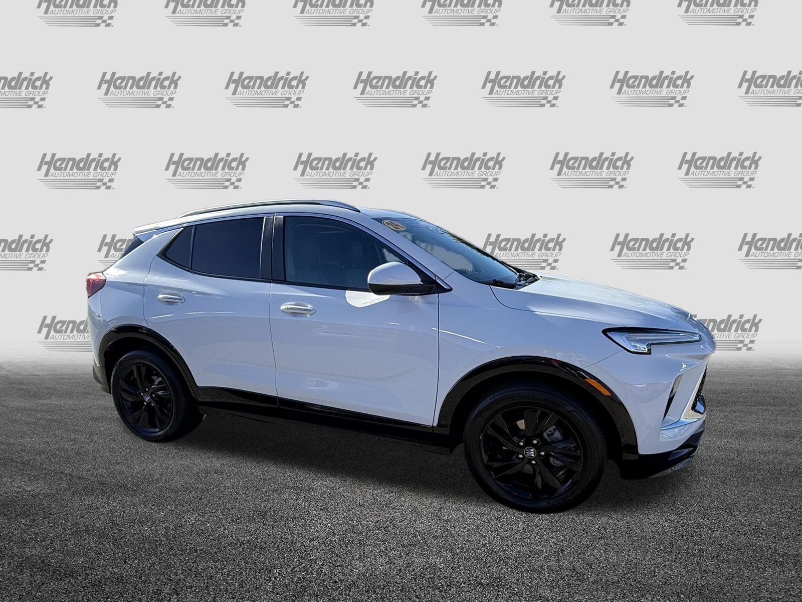 Used 2024 Buick Encore GX Sport Touring FWD image 2