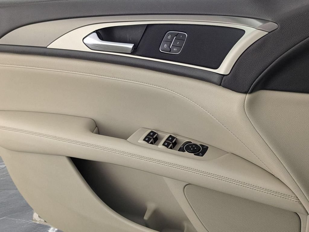 Used 2018 Lincoln MKZ Premiere FWD image 14