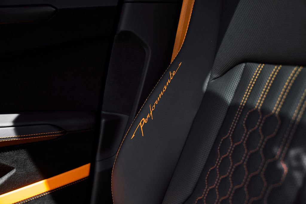 Used 2023 Lamborghini Urus Performante AWD/4WD image 58