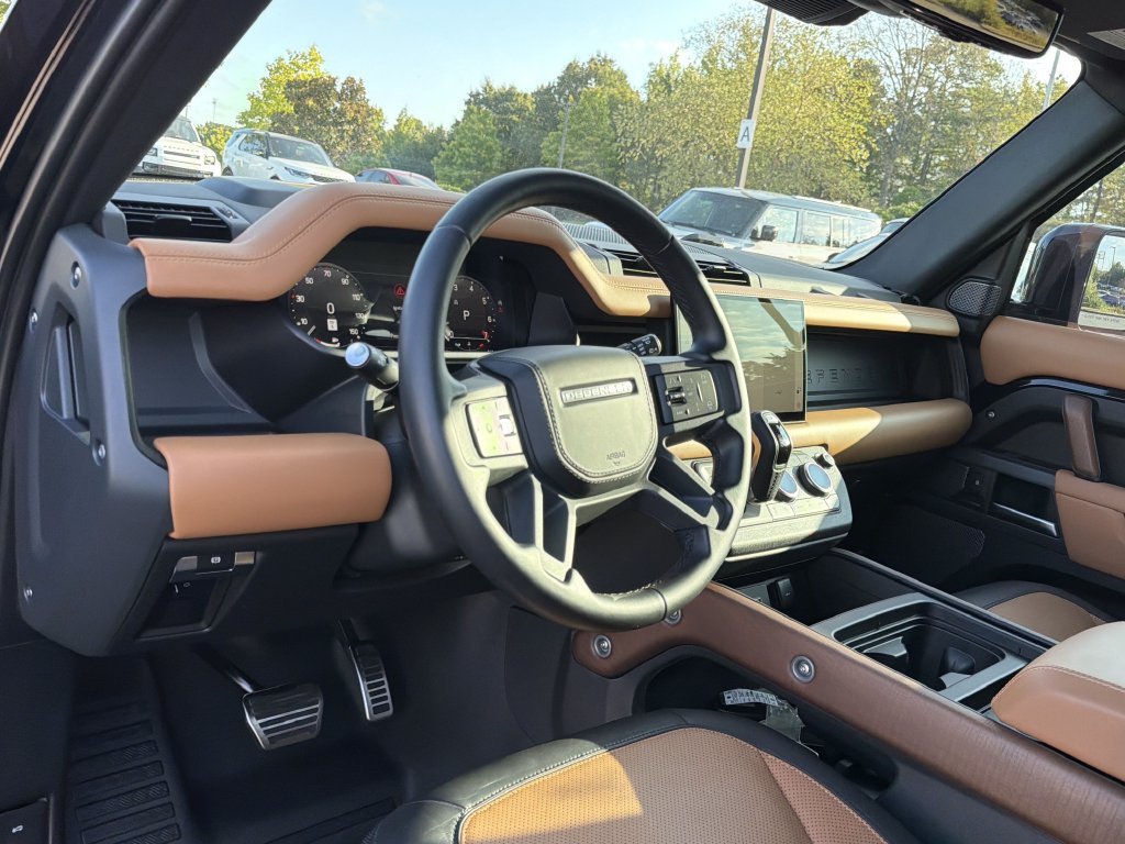Used 2024 Land Rover Defender 110 X AWD/4WD image 10