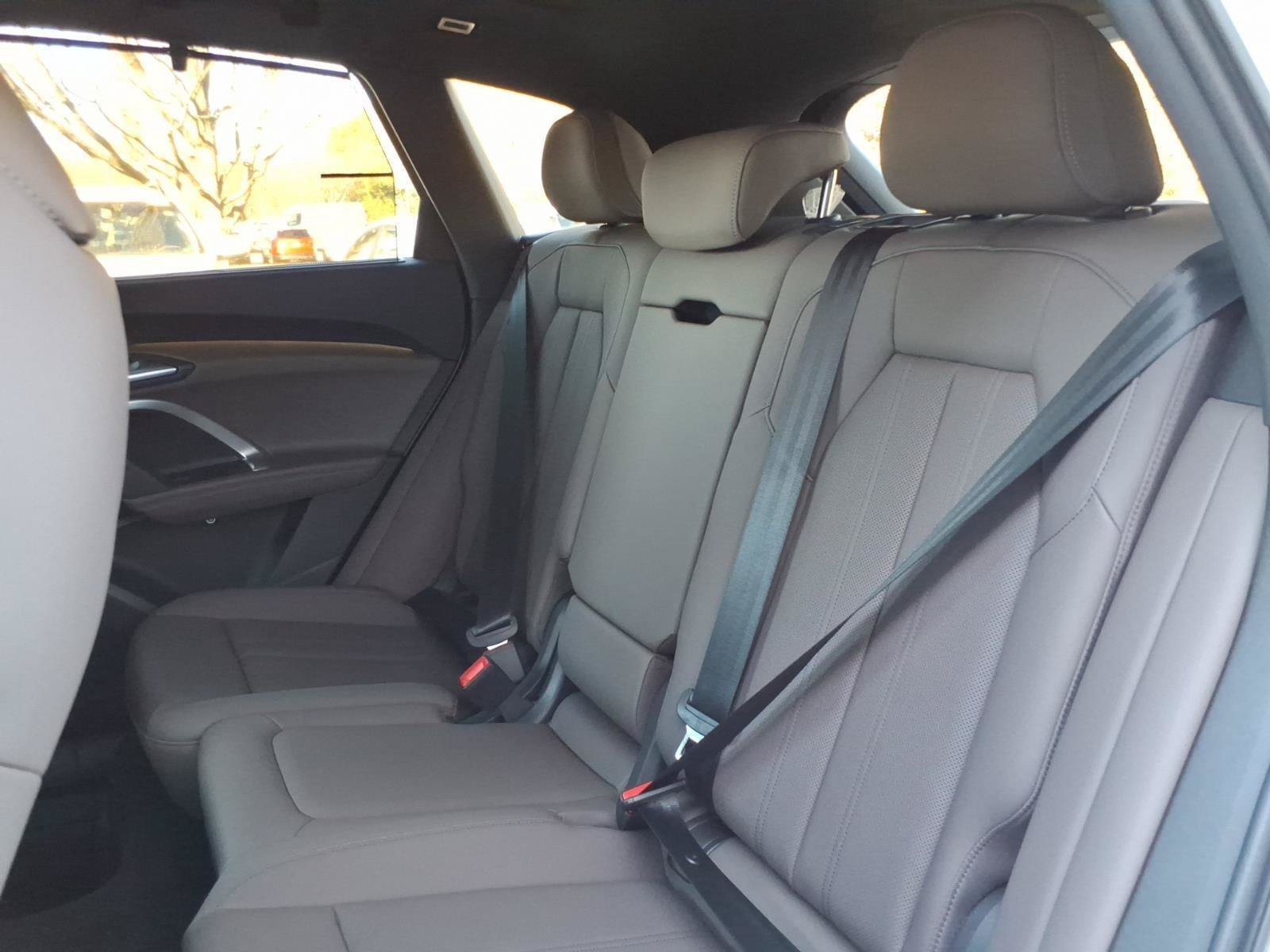 Used 2025 Audi Q5 Premium AWD/4WD image 14