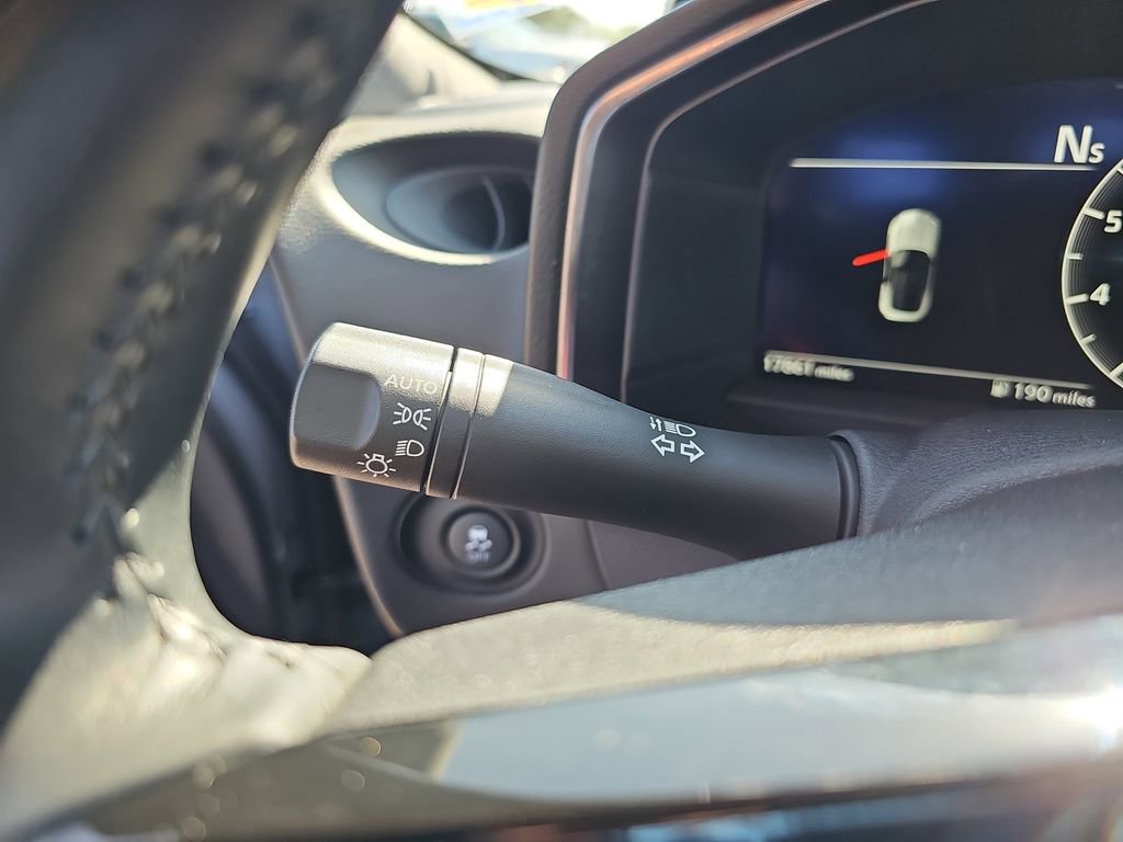 Used 2024 Nissan Z Performance w/ Floor Mat Package image 28