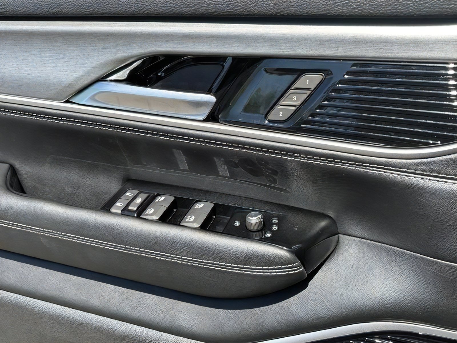 New 2026 Jeep Grand Wagoneer Limited AWD/4WD image 32