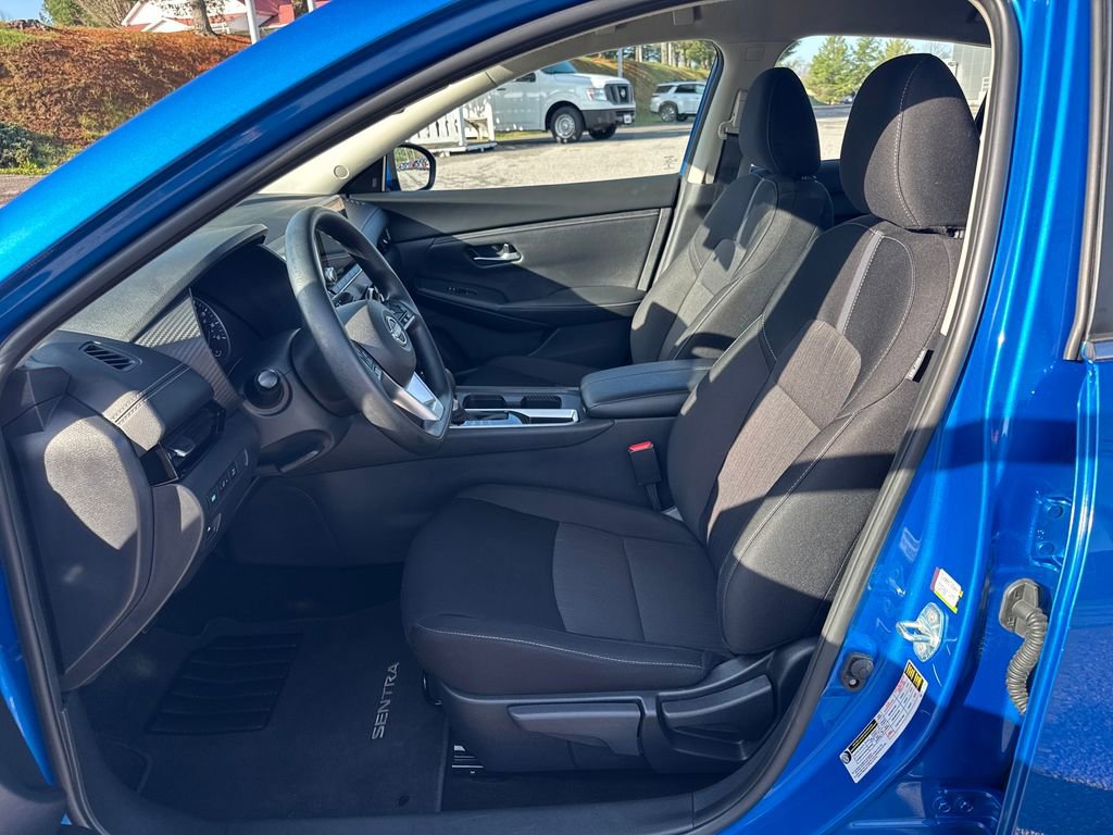 Used 2025 Nissan Sentra SV image 10