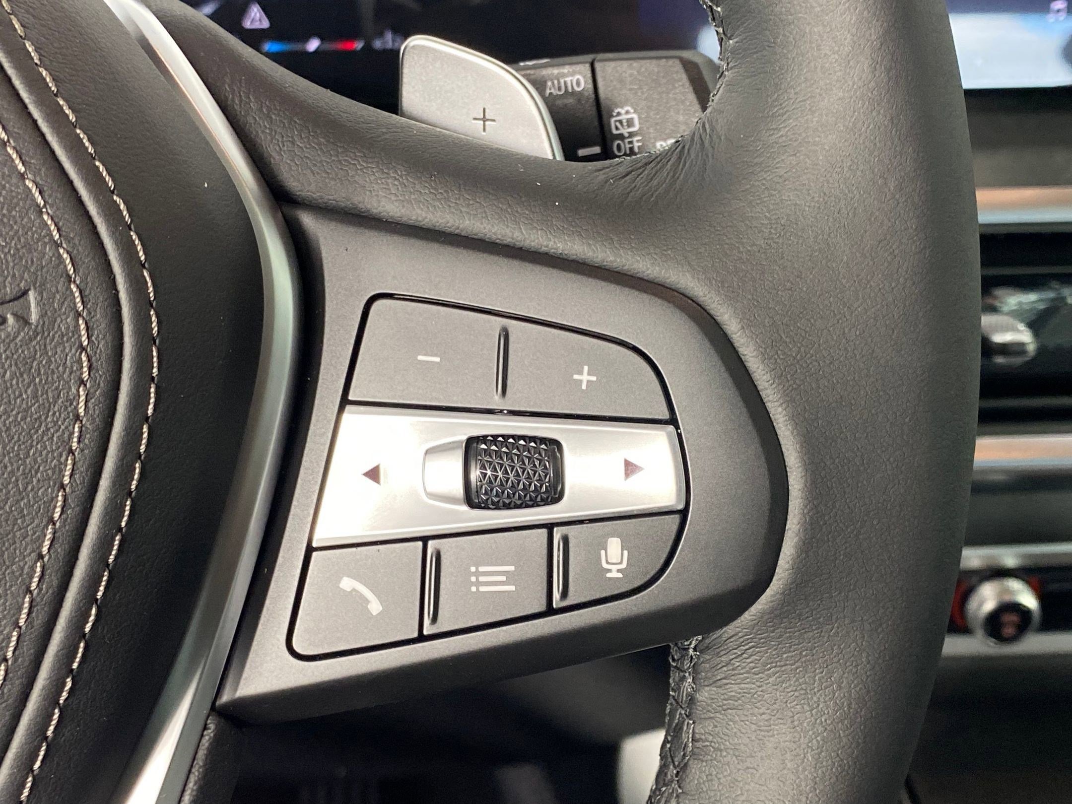 Used 2026 BMW X5 sDrive40i w/ Premium Package image 26