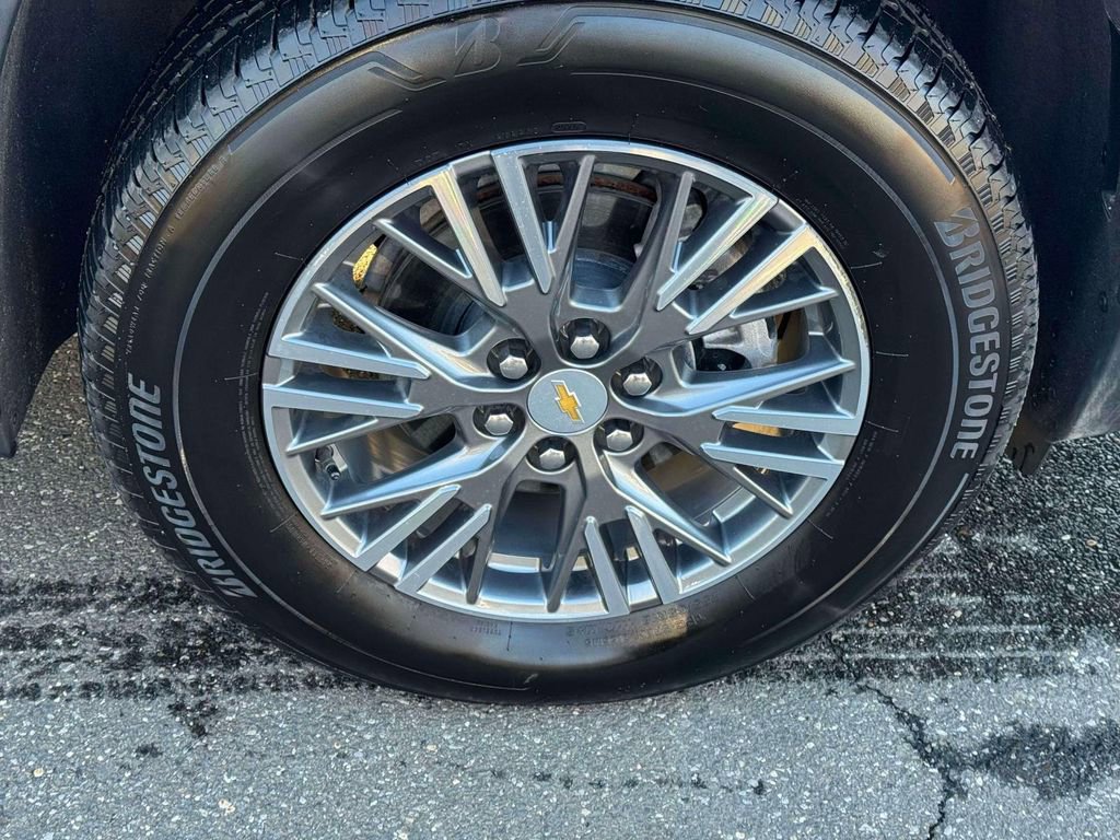 Used 2026 Chevrolet Traverse LT AWD/4WD image 9