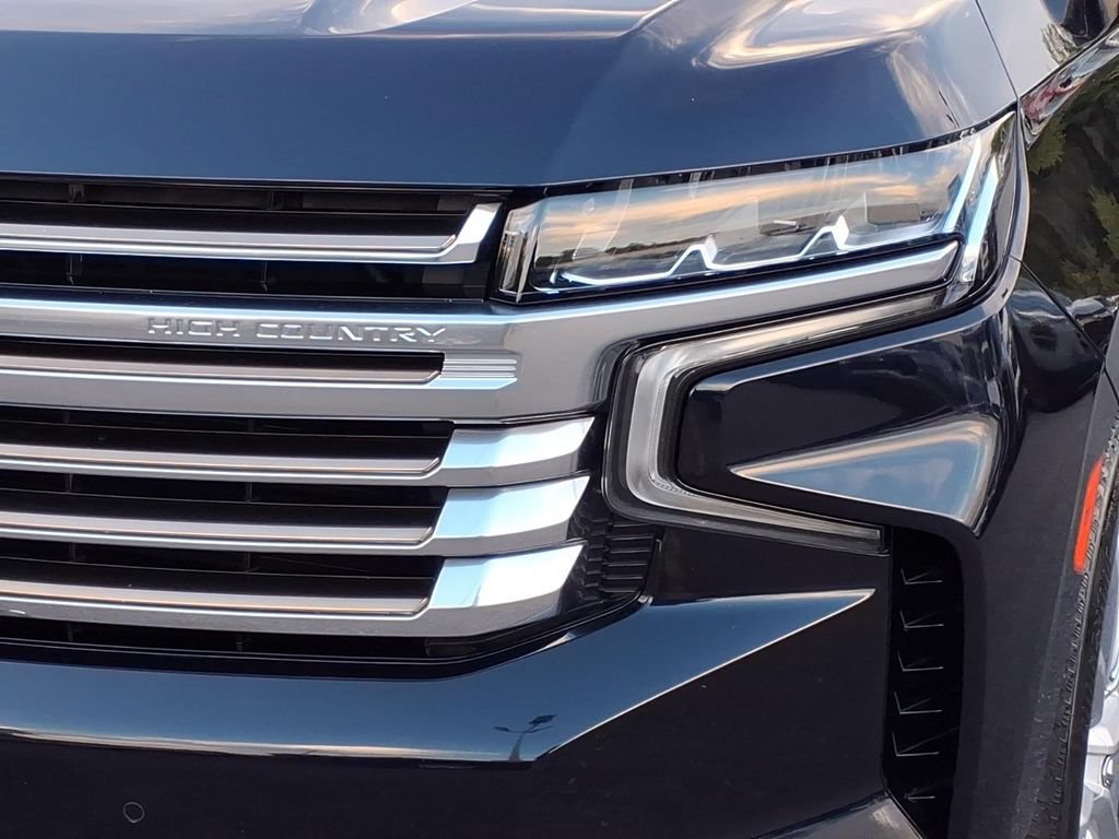 Certified 2022 Chevrolet Suburban High Country w/ Premium Package AWD/4WD image 7