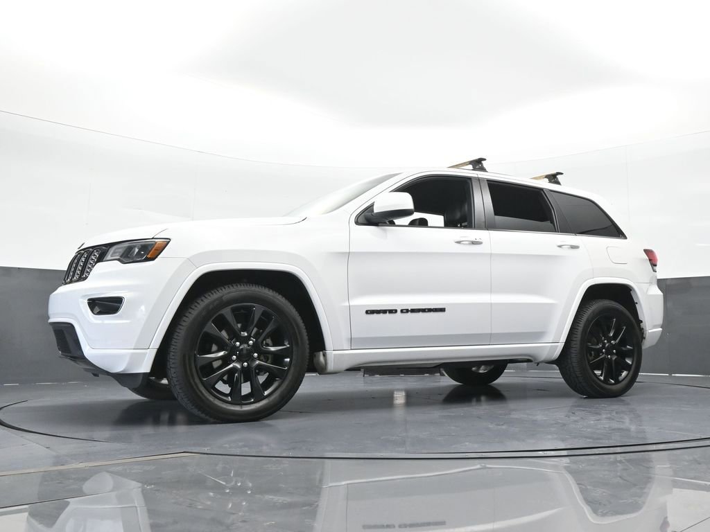 Used 2018 Jeep Grand Cherokee Altitude image 51