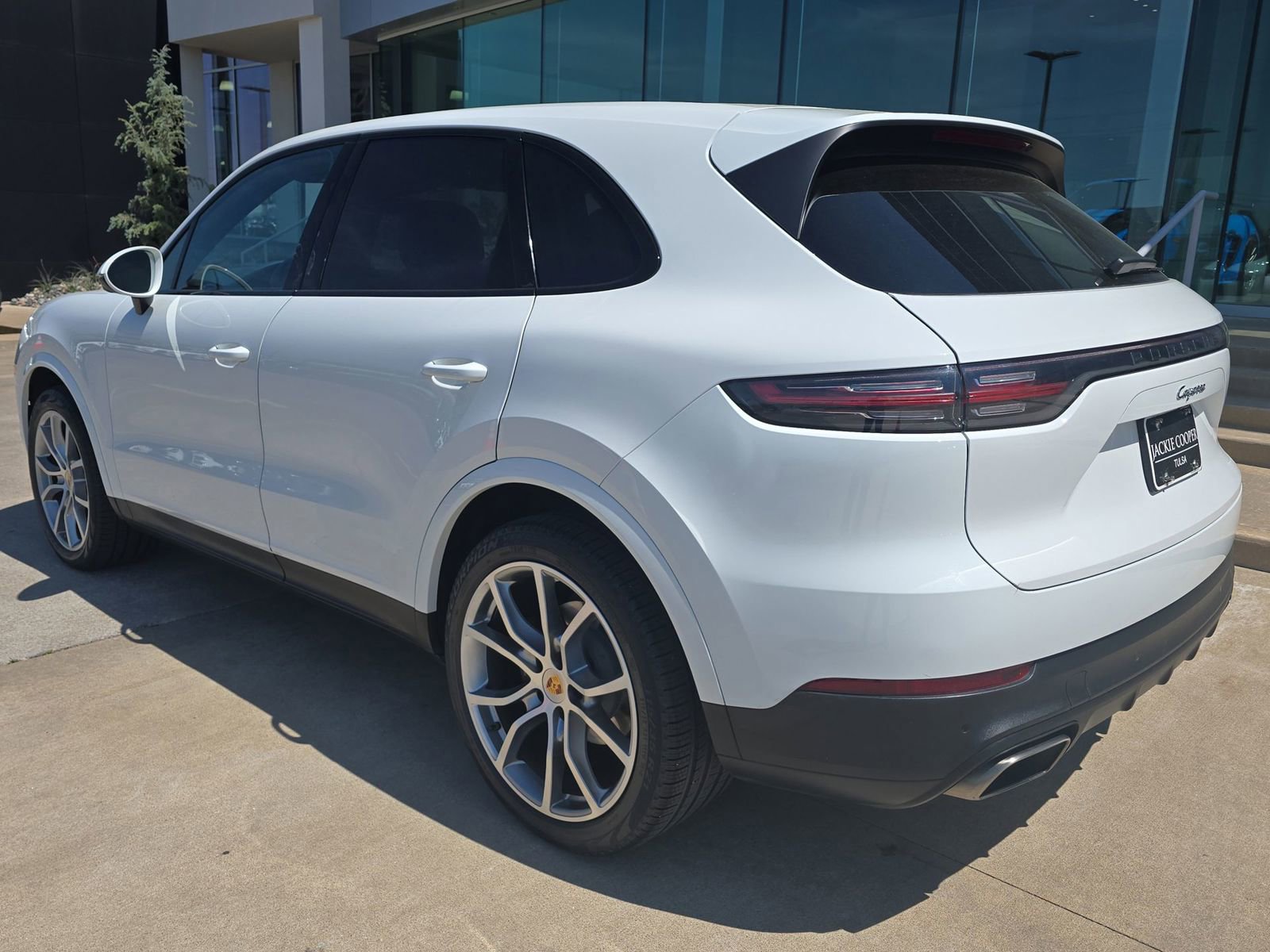 Used 2019 Porsche Cayenne image 3