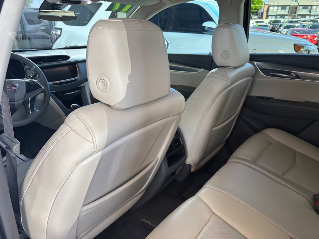 Used 2017 Cadillac XT5 Luxury w/ Driver Awareness Package FWD image 26