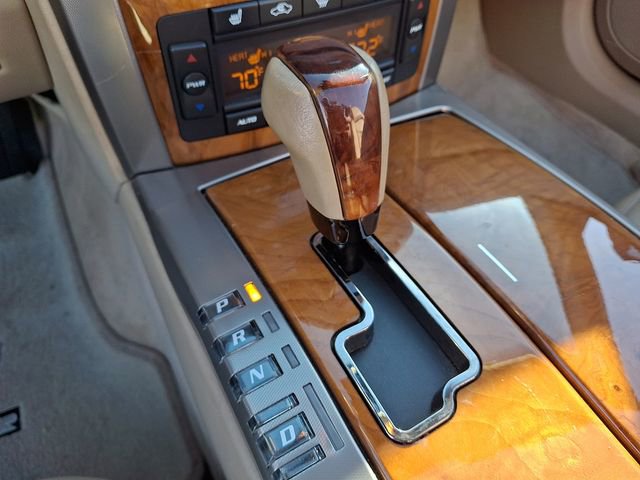 Used 2008 Cadillac XLR image 16