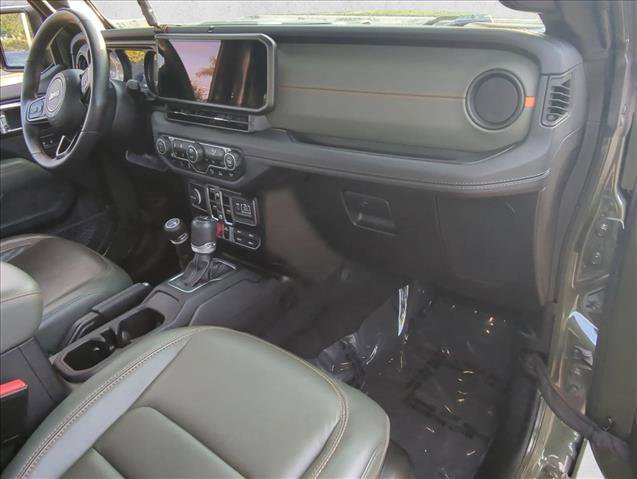 Used 2024 Jeep Gladiator Mojave AWD/4WD image 22