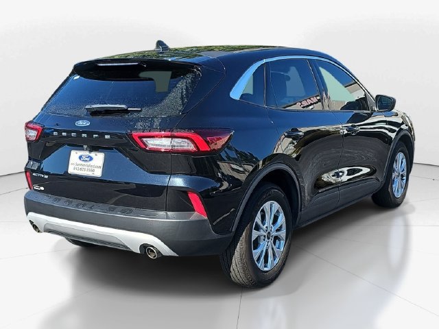 Used 2023 Ford Escape Active FWD image 3