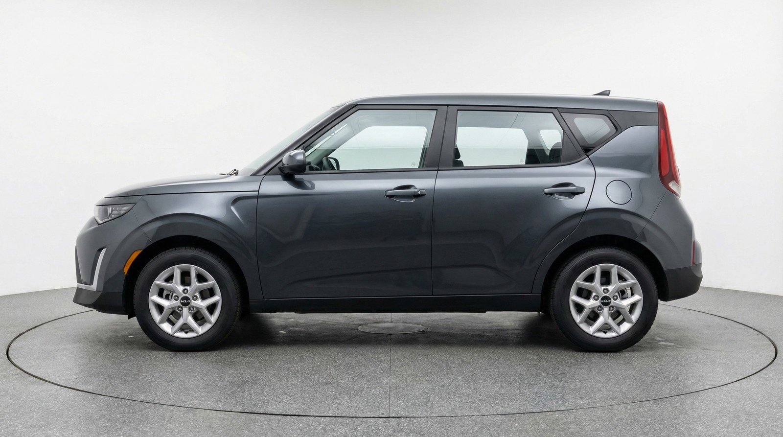 Used 2025 Kia Soul LX w/ LX Technology Package image 5