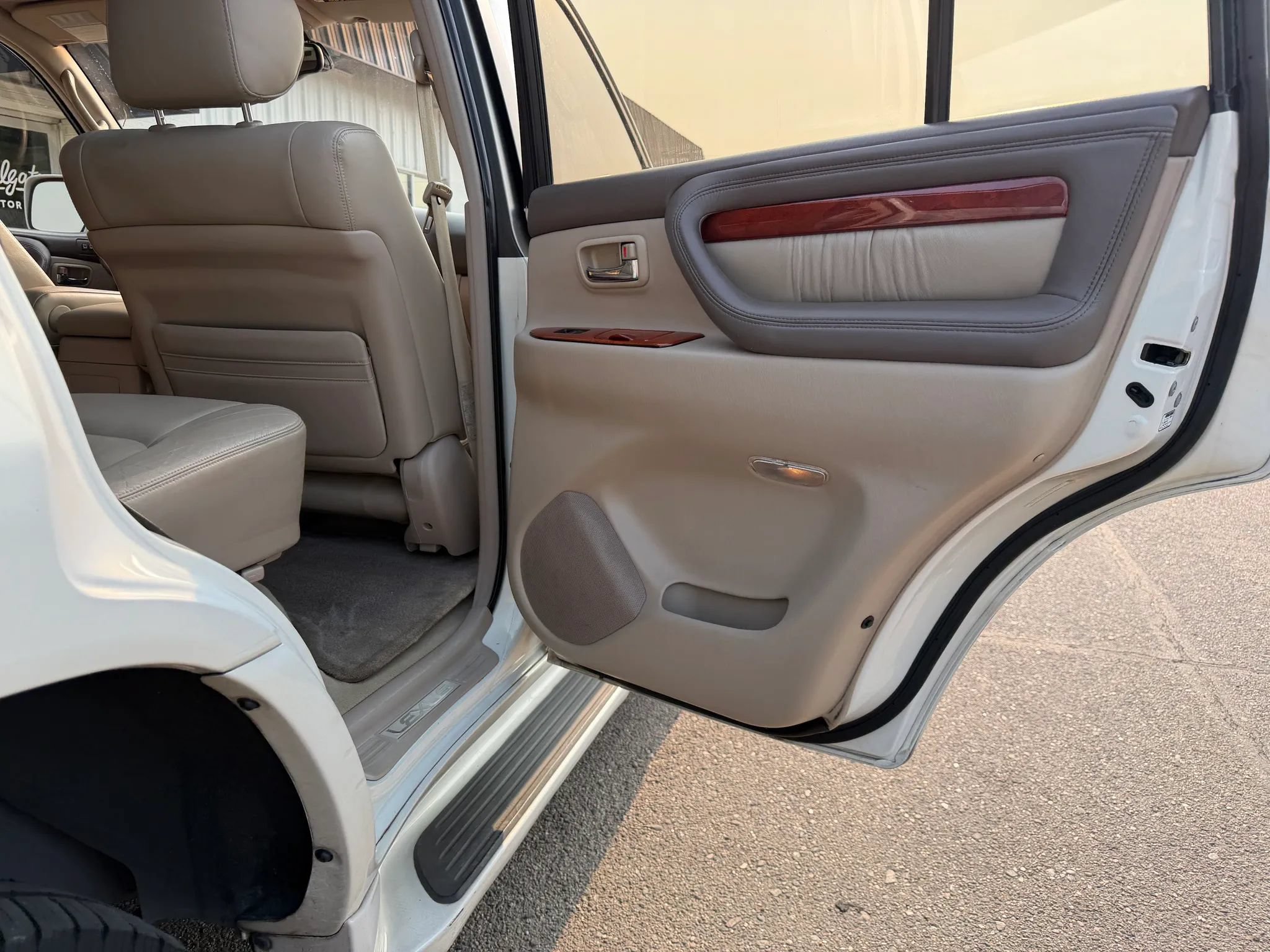 Used 2000 Lexus LX 470 4WD image 18