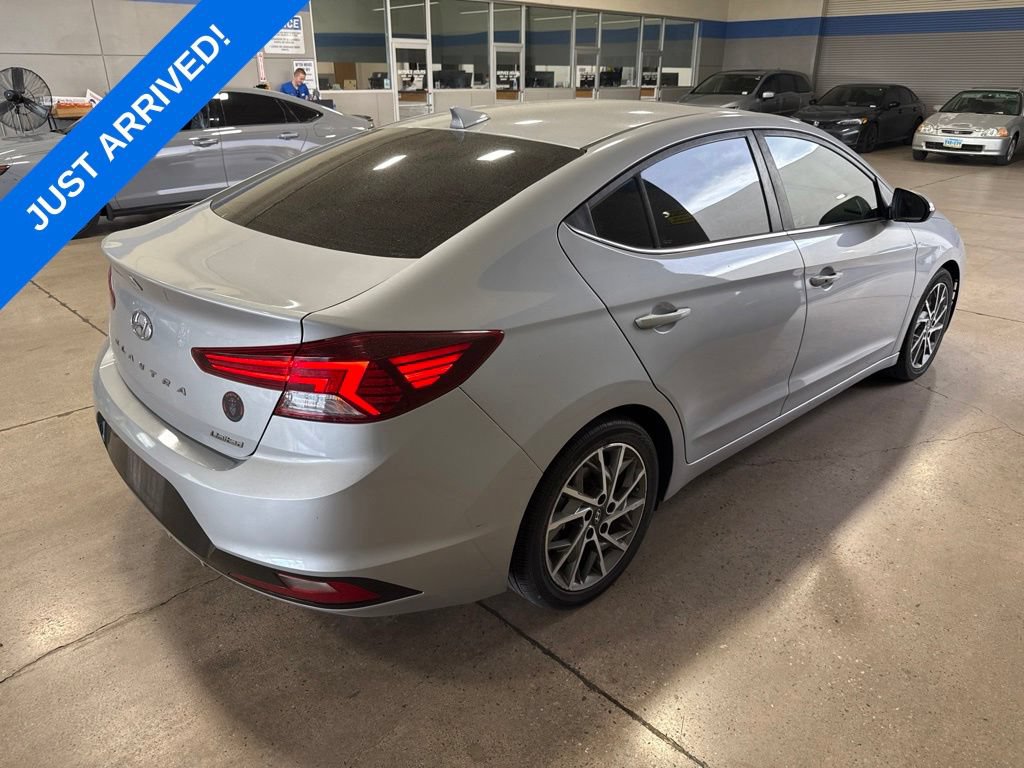 Used 2020 Hyundai Elantra Limited w/ Ultimate Package 03 FWD image 3