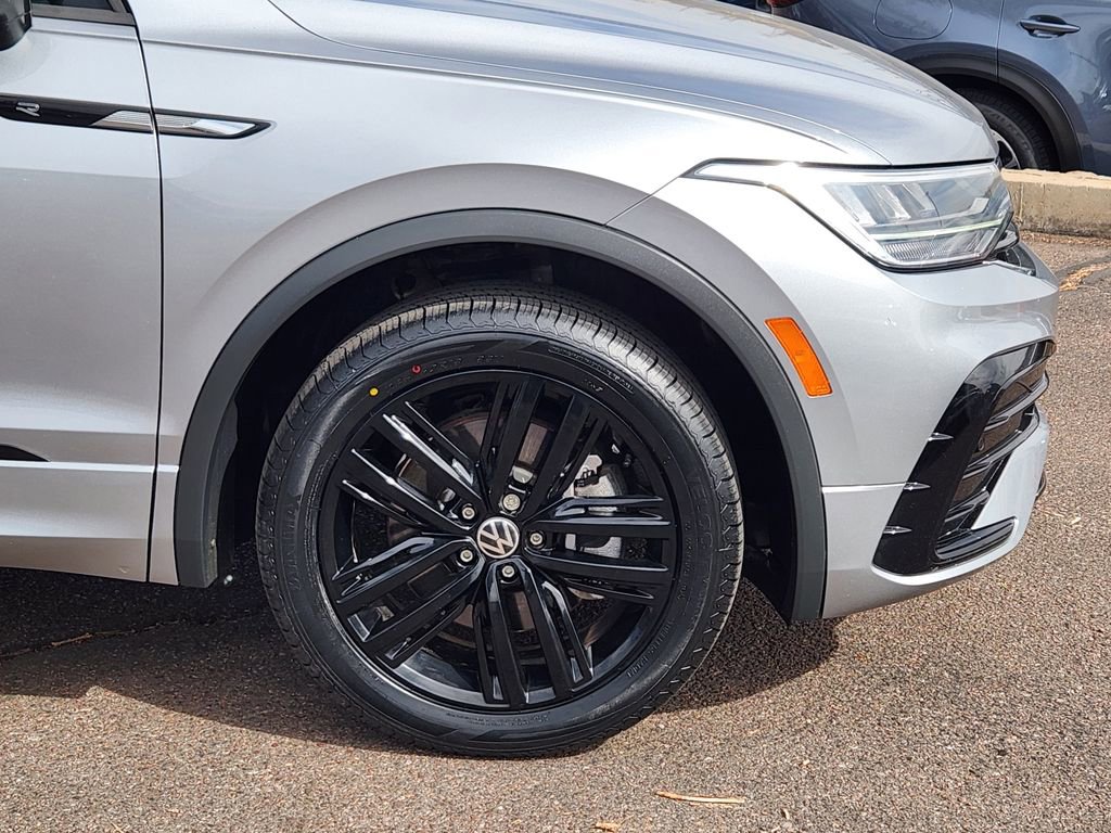 Used 2022 Volkswagen Tiguan SE R-Line image 29