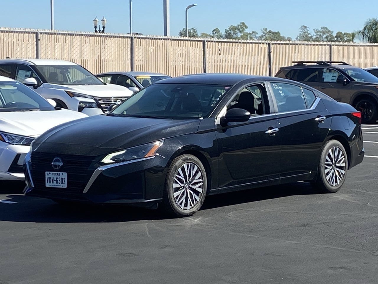 Certified 2025 Nissan Altima 2.5 SV FWD image 2