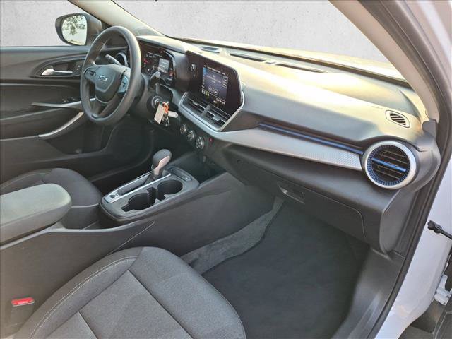 Used 2025 Chevrolet Trax LS w/ Driver Confidence Package FWD image 19