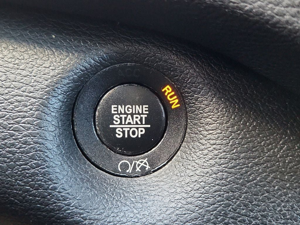 Used 2020 Jeep Cherokee Limited AWD/4WD image 21