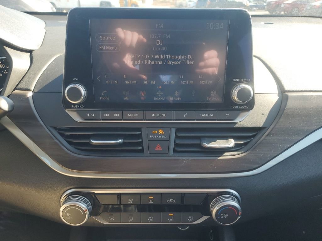 Used 2024 Nissan Altima 2.5 SV image 19