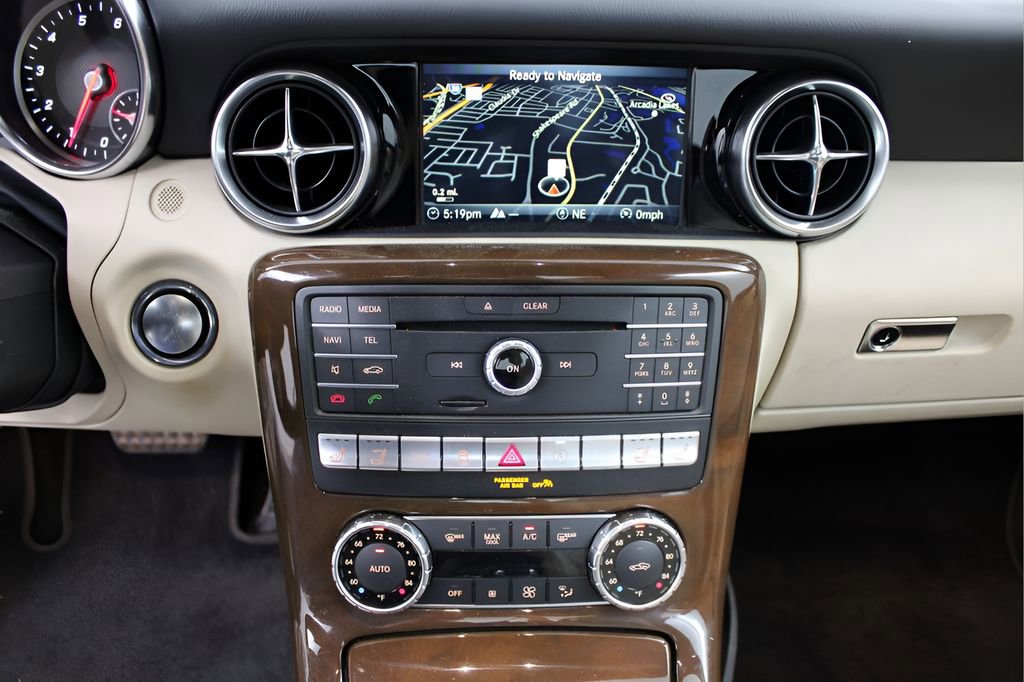 Used 2019 Mercedes-Benz SLC 300 image 16