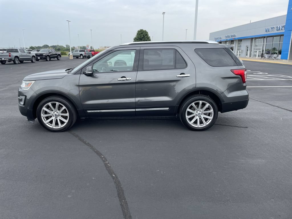 Used 2016 Ford Explorer Limited w/ Equipment Group 303A AWD/4WD image 2