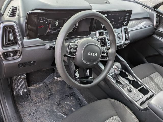 Used 2023 Kia Sorento LX AWD/4WD image 9