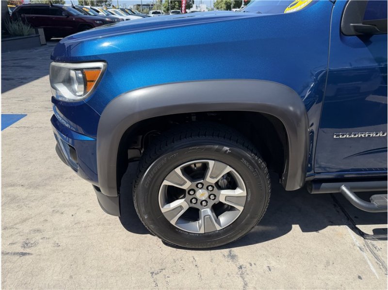 Used 2019 Chevrolet Colorado Z71 AWD/4WD image 11