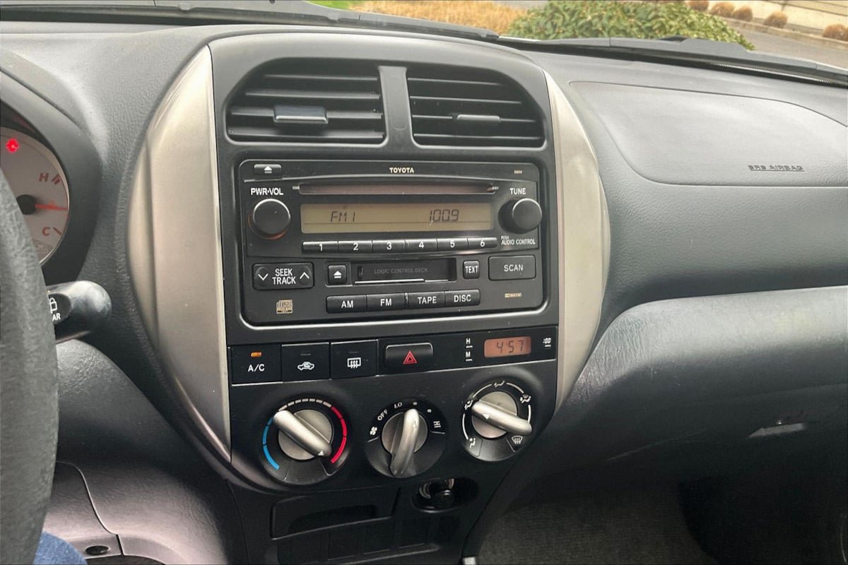 Used 2004 Toyota RAV4 2WD image 15