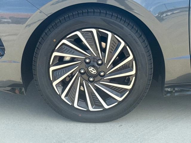 Used 2025 Hyundai Sonata SEL FWD image 5