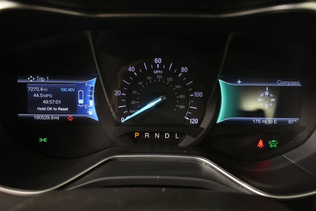 Used 2015 Ford Fusion SE FWD image 29