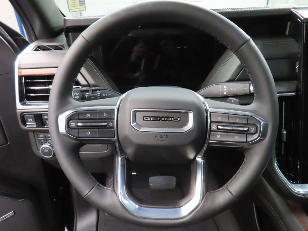Used 2025 GMC Yukon Denali w/ Sun & Power Step Package image 48