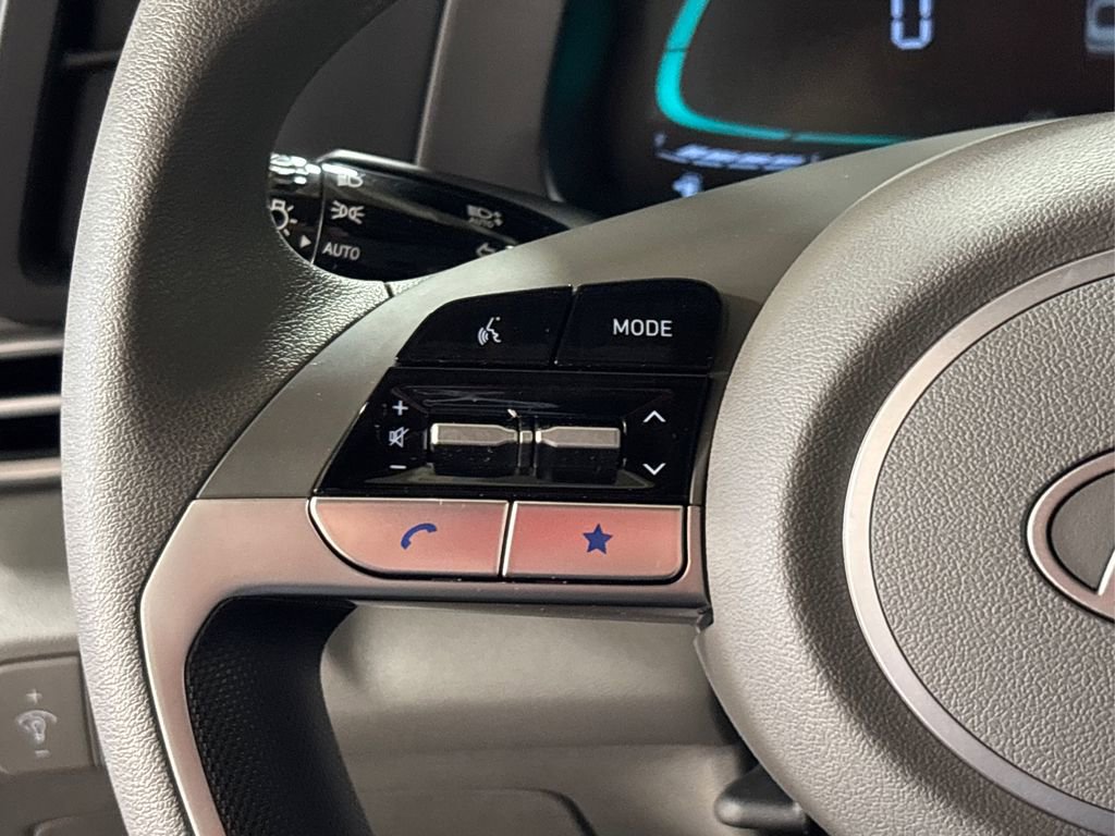 Certified 2024 Hyundai Elantra SE image 26