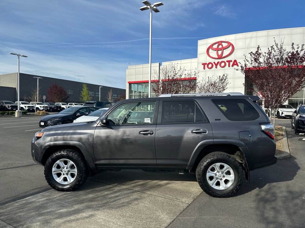 Used 2016 Toyota 4Runner SR5 image 2