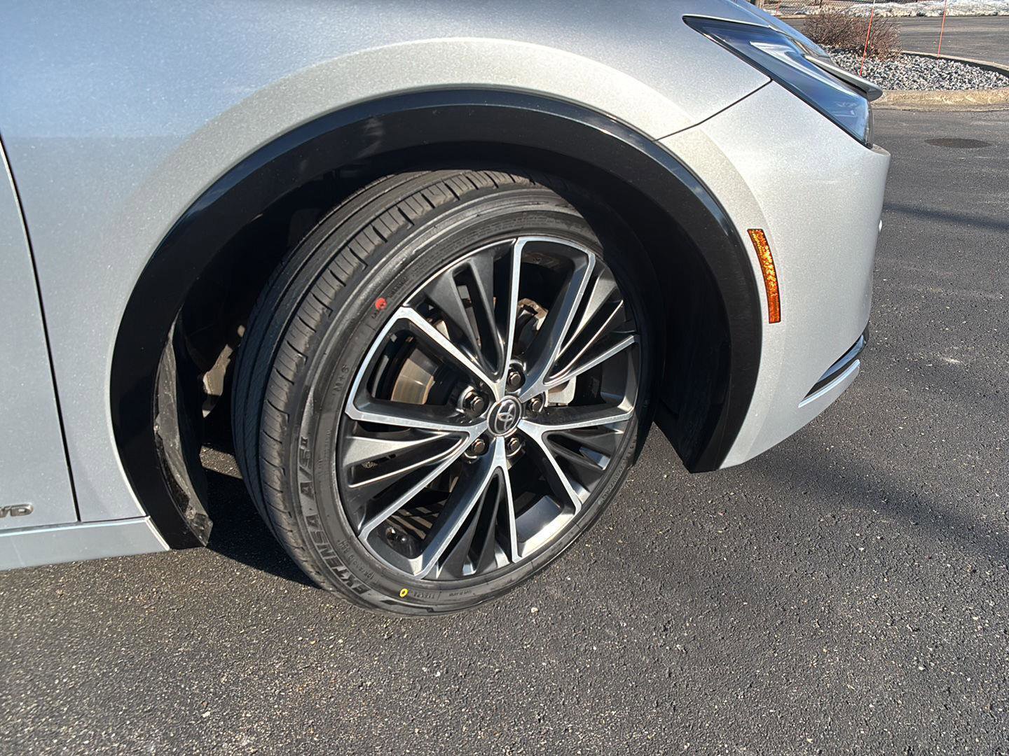 Used 2023 Toyota Prius XLE image 4