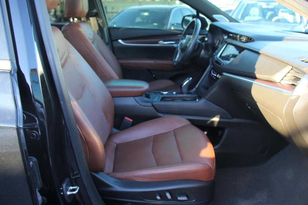 Used 2023 Cadillac XT5 Premium Luxury w/ Technology Package FWD image 28