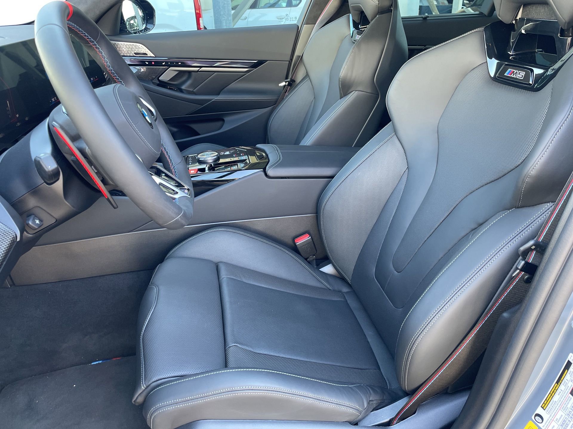 Certified 2026 BMW M5 w/ Executive Package image 9