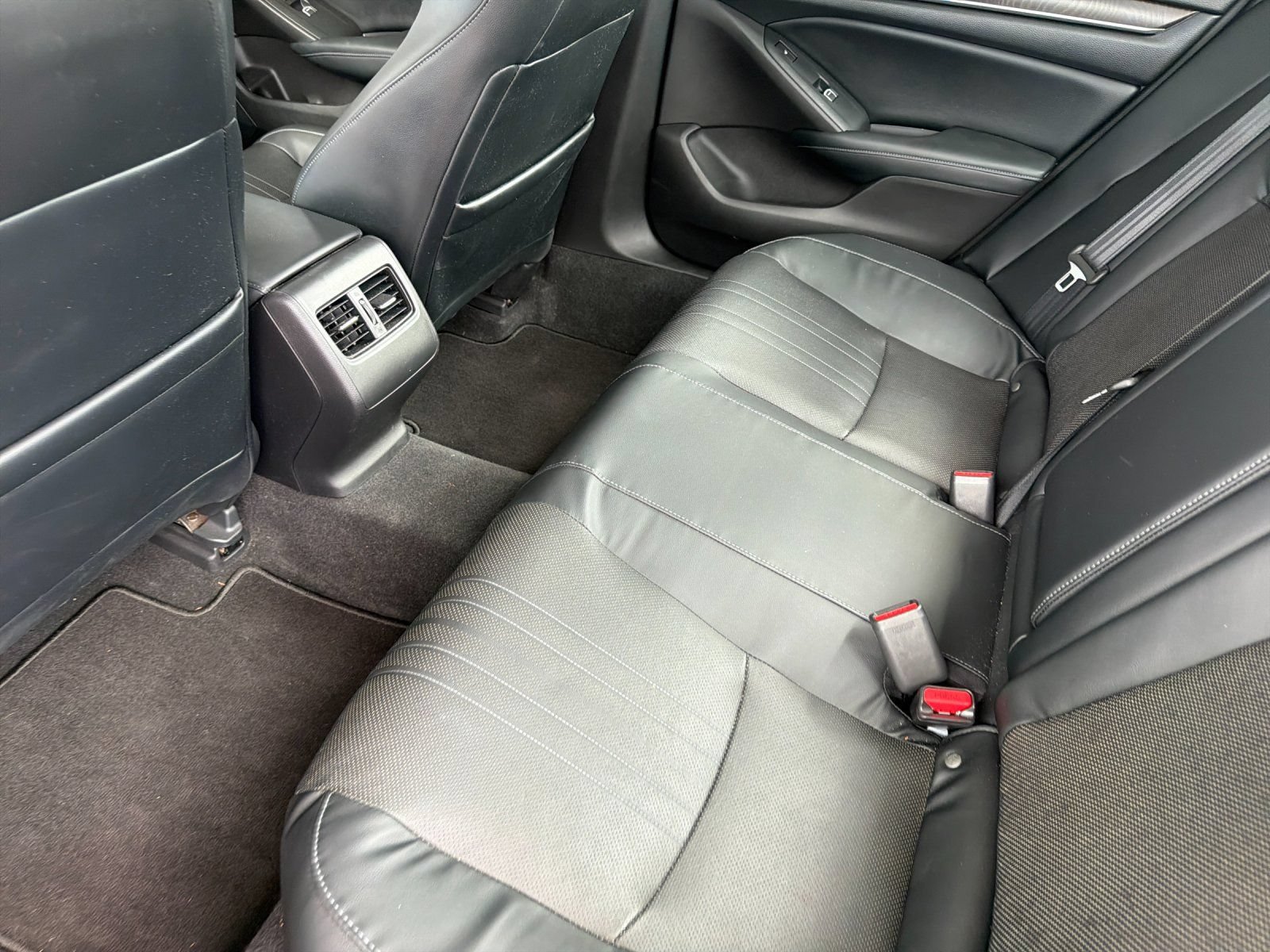 Used 2018 Honda Accord Touring image 11