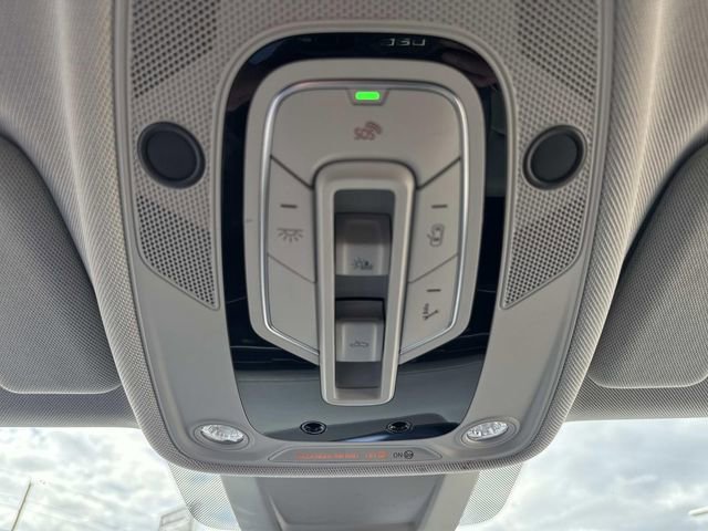 Used 2021 Audi Q8 Prestige w/ Prestige Package image 20