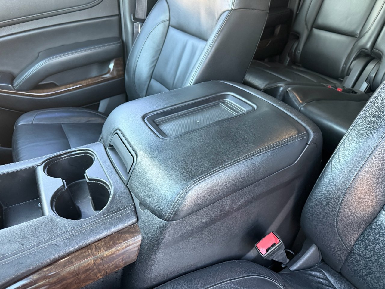 Used 2016 Chevrolet Suburban LT RWD image 24