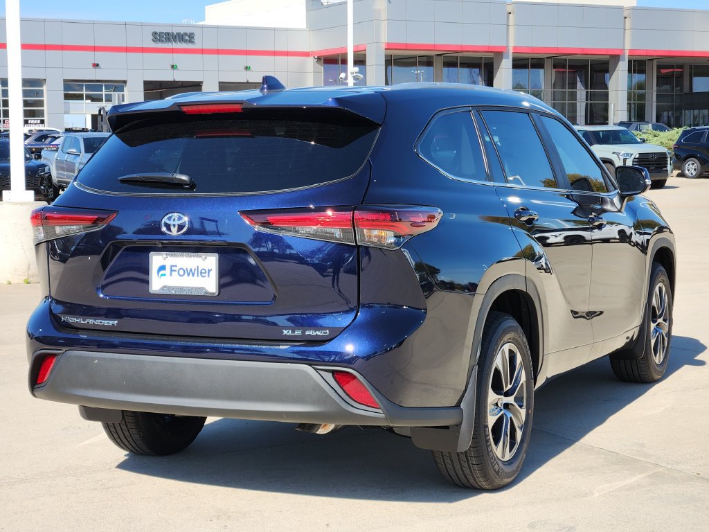 New 2026 Toyota Highlander AWD image 5