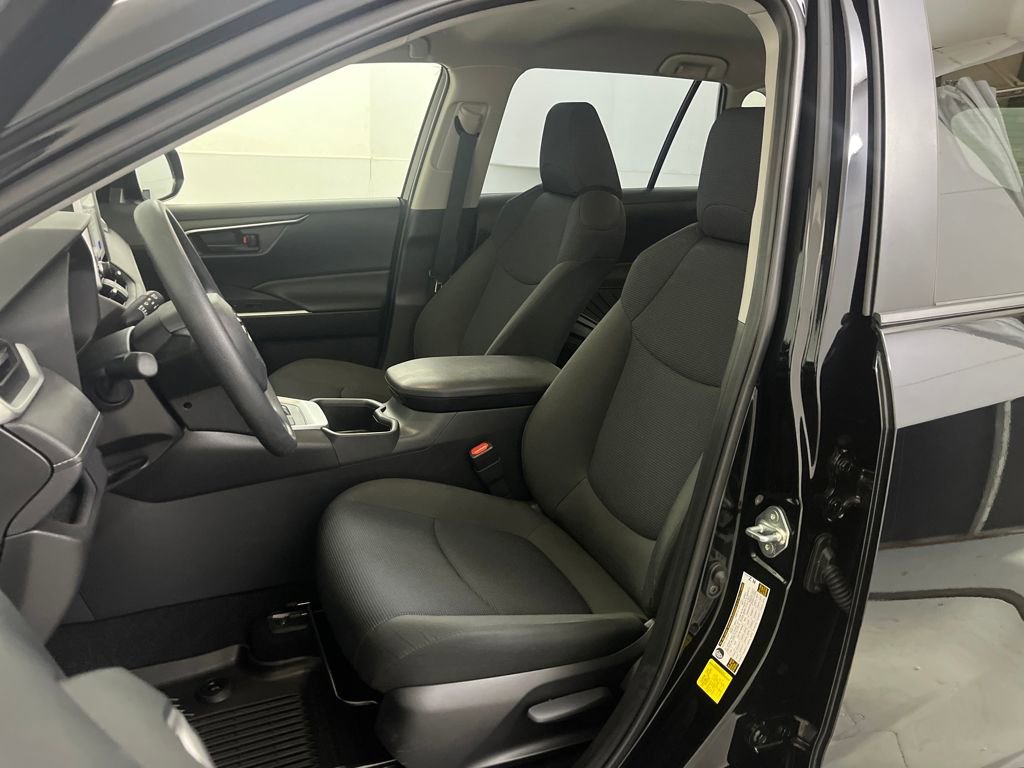 Used 2025 Toyota RAV4 LE image 19